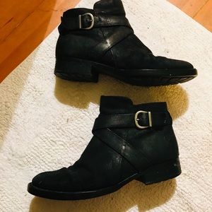 BORN BLACK LEATHER BOOTIES